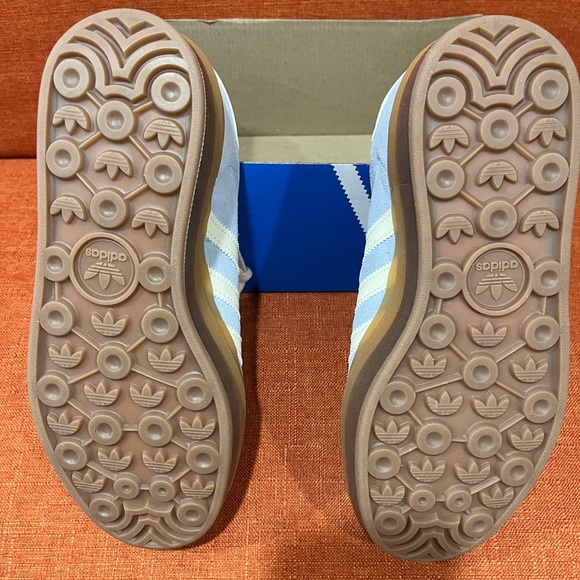 Adidas Gazelle Light Blue Suede with White and Gold Accents - Picture 4 of 7